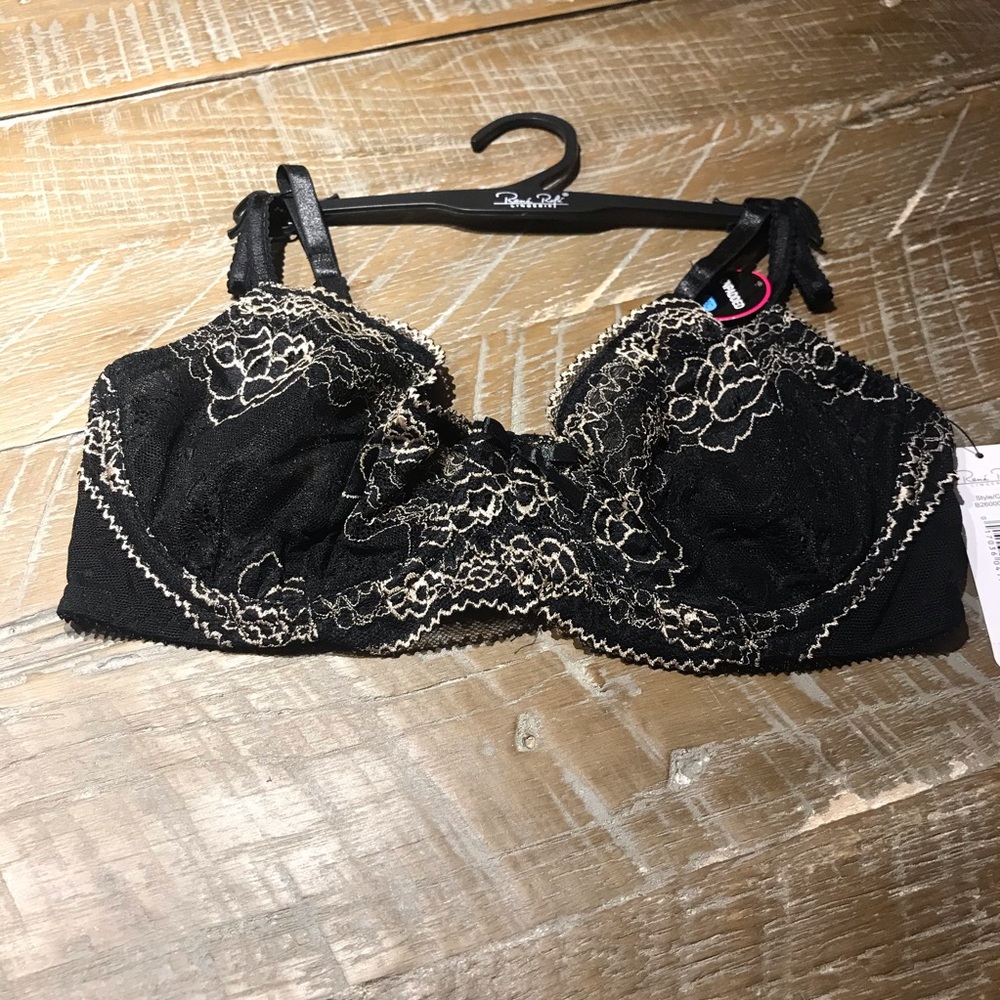 Rene Rofe’ Black Lingerie Bra 36C NWT.